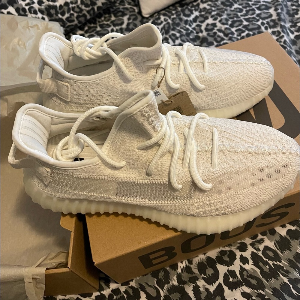Yeezy 350V2 HQ6316 Bone Unisex